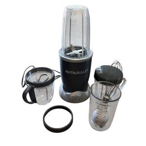 NUTRIBULLET Food Preparing Machine 8pcs
